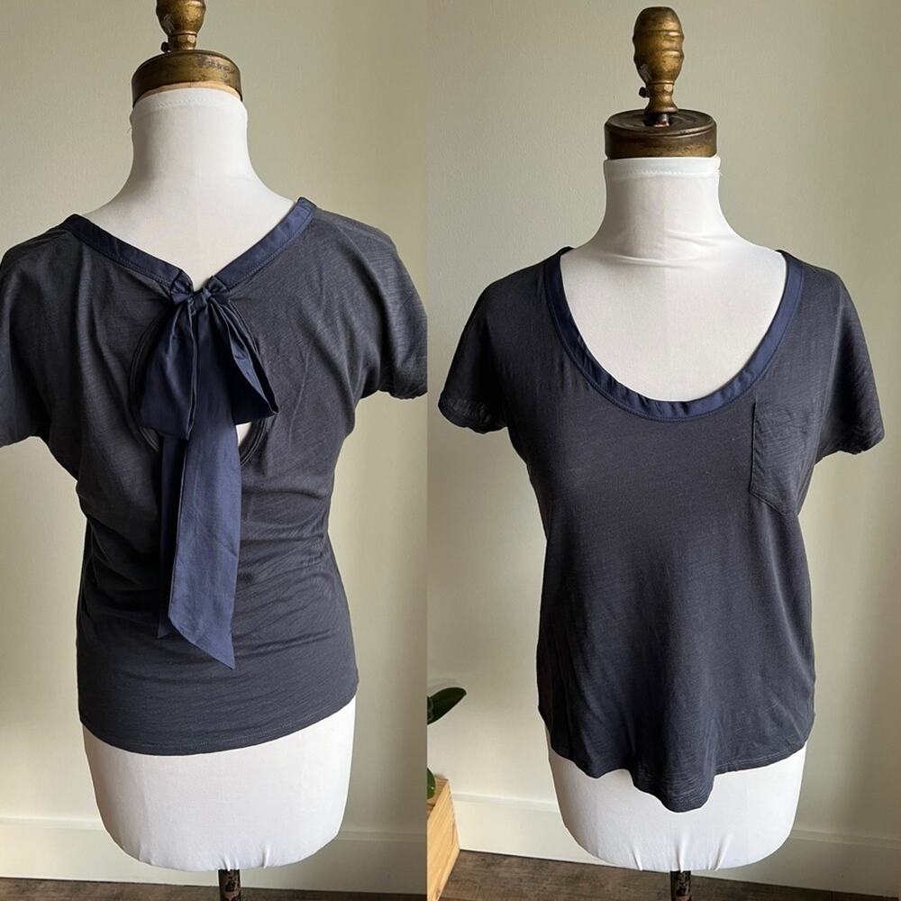 ANTHROPOLOGIE DARK BLUE T SHIRT KEYHOLE BACK WITH BOW SIZE XS